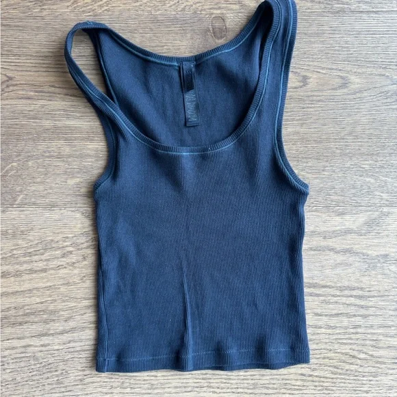 SKIMS cotton rib tank  color navy size small